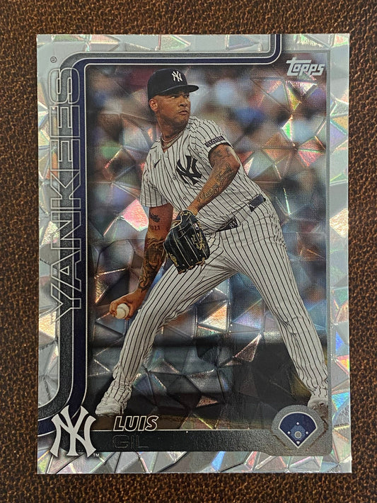 Luis Gil - 2025 Topps Series 1 - Diamante - Yankees