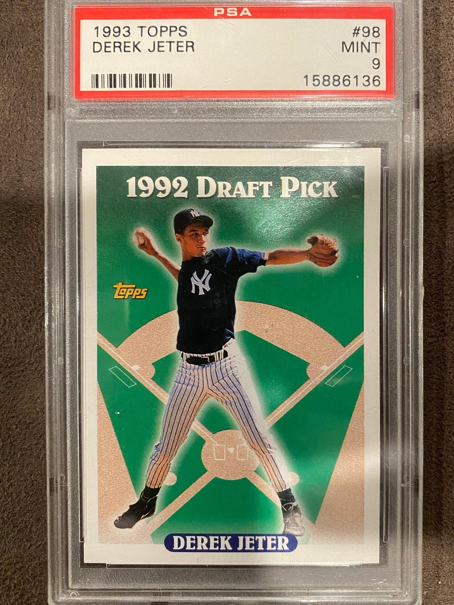 Derek Jeter - 1993 Topps - Rookie Card (PSA 9) - Yankees
