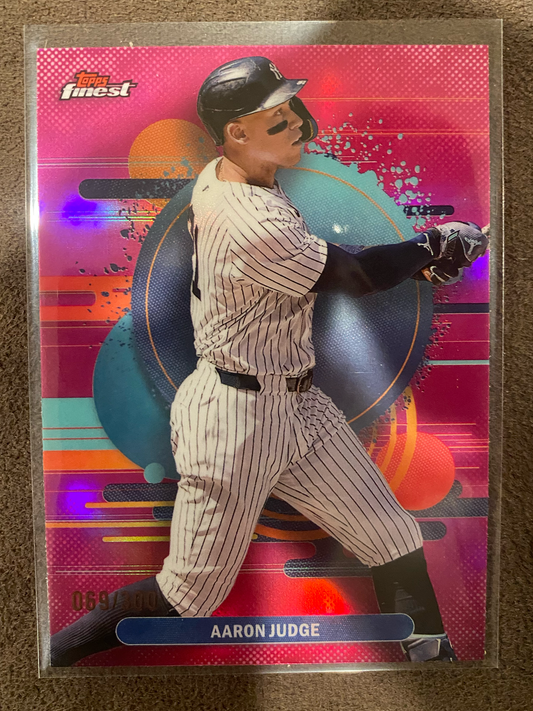 Aaron Judge - 2025 Topps Finest - Uncommon PINK /300 - Yankees