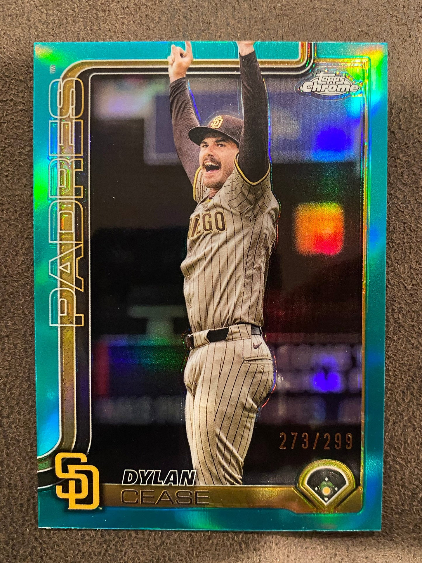 Dylan Cease - 2025 Topps Chrome - Aqua Refractor /299 - Padres