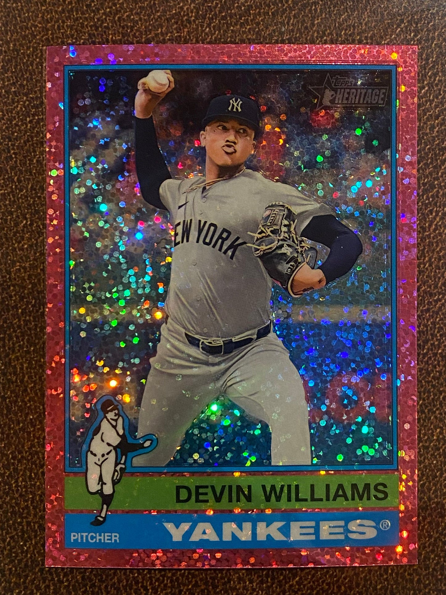Devin Williams - 2025 Topps Heritage - Pink Sparkle - Yankees