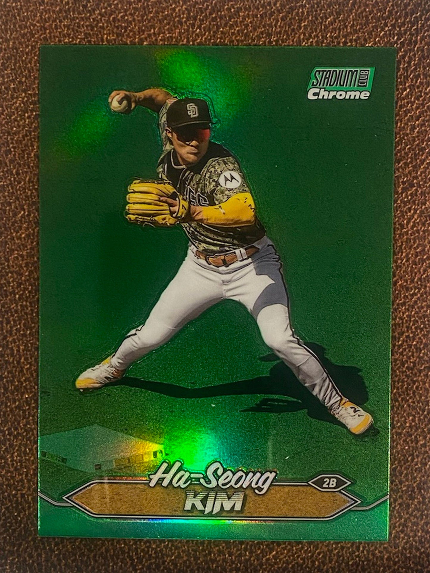 Ha Seong Kim - 2024 Topps Stadium Club - Green Chrome Refractor - Padres