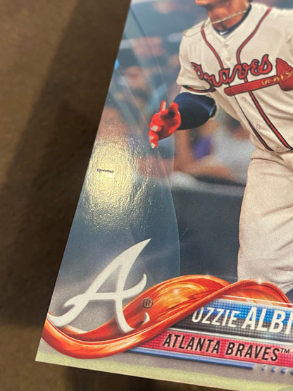 Ozzie Albies - 2018 Topps Series 1 - Father's Day Parallell 1/50 (Jersey Match) *Surface Issue* - Braves