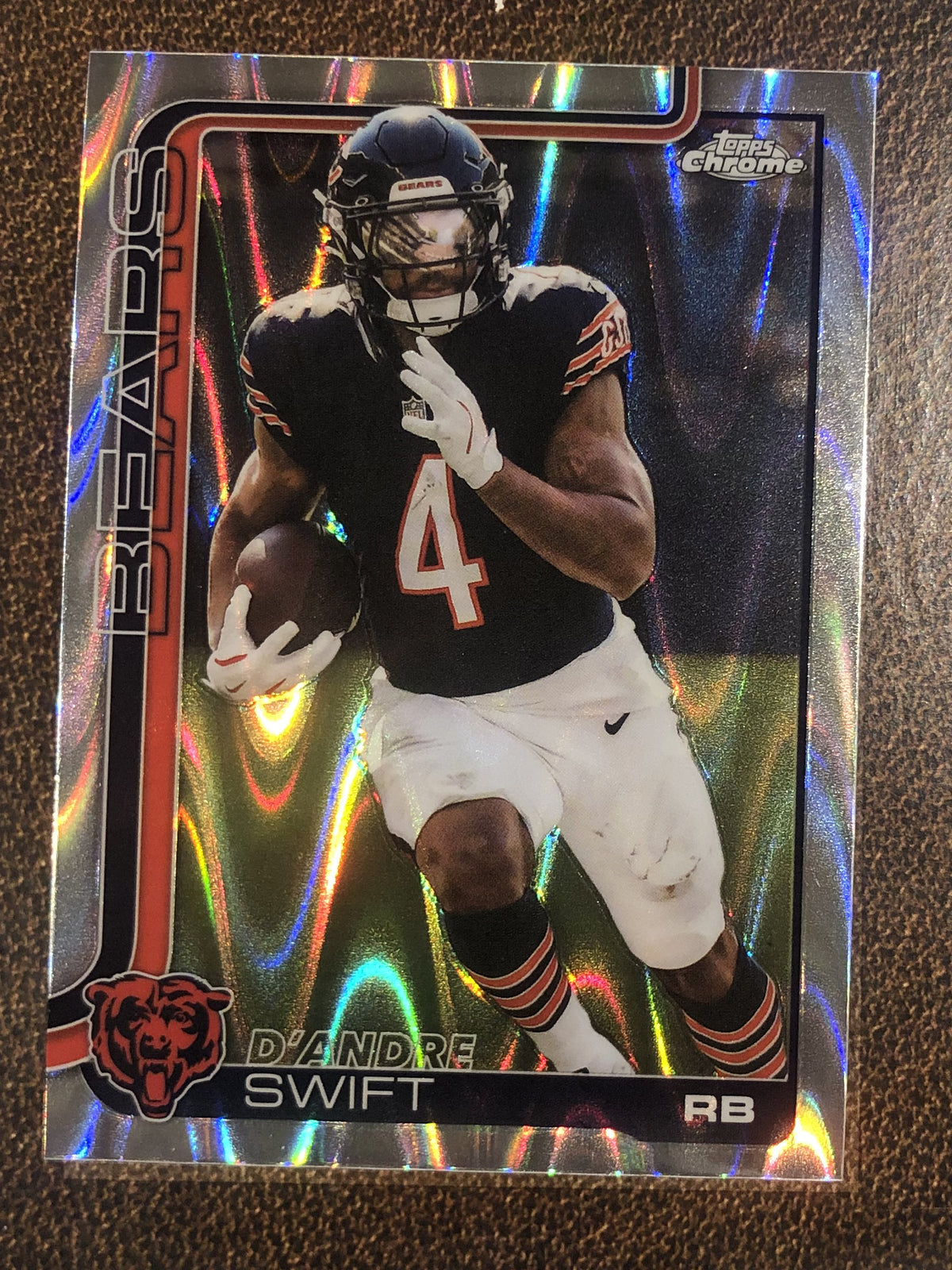 D'Andre Swift - 2025 Topps Chrome - Raywave Refractor - Bears