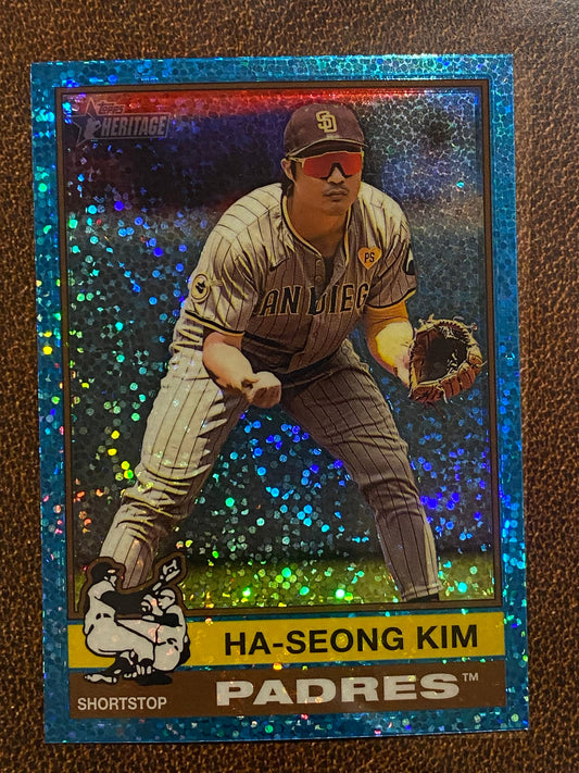 Ha-Seong Kim - 2025 Topps Heritage - Blue Sparkle - Padres