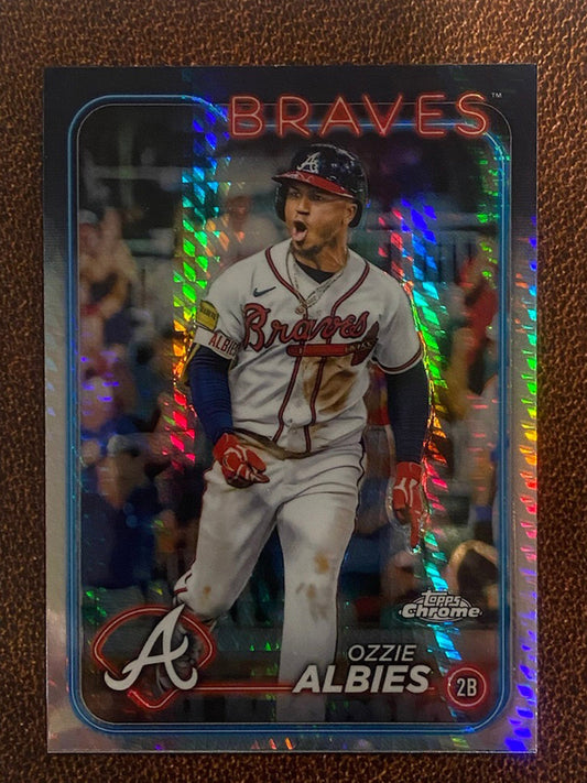 Ozzie Albies - 2024 Topps Chrome - Prism Refractor - Braves