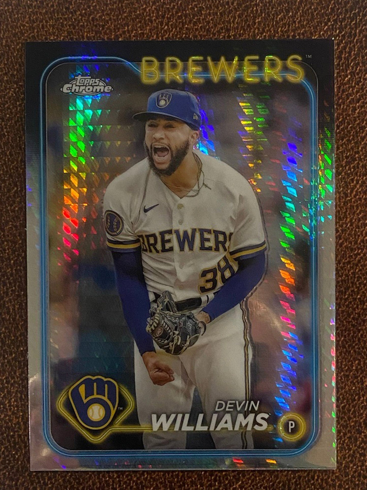 Devin Williams - 2024 Topps Chrome - Prism Refractor - Brewers