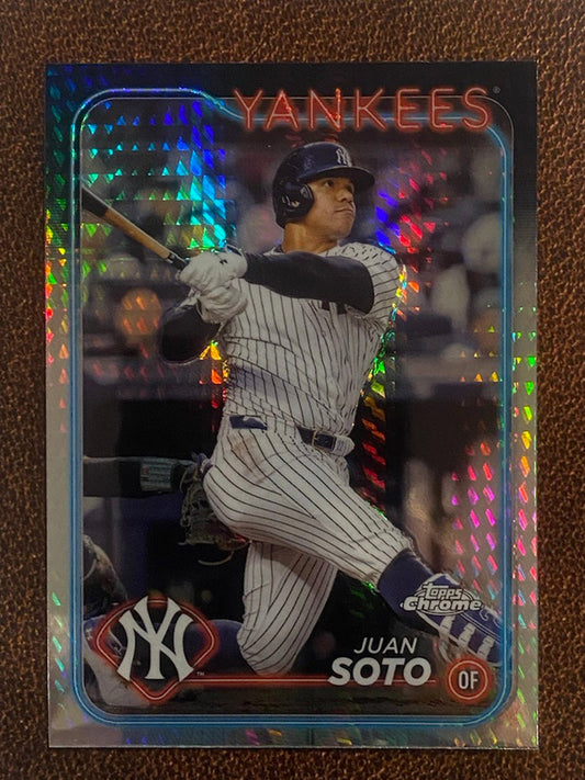 Juan Soto - 2024 Topps Chrome - Prism Refractor - Yankees